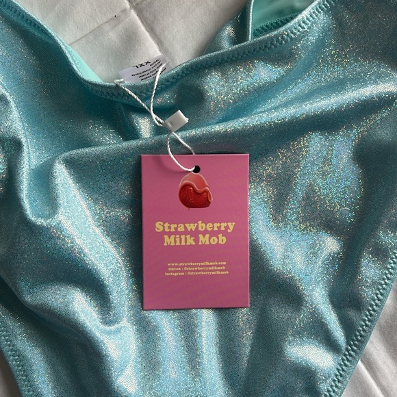 Strawberry Milk Mob Sherbet One Piece Swimsuit - Picture 5 of 6